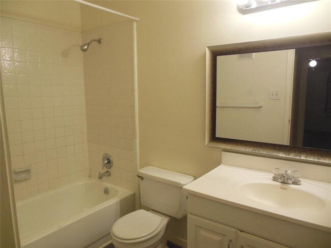 Building Photo - 6500 Sands Point Dr