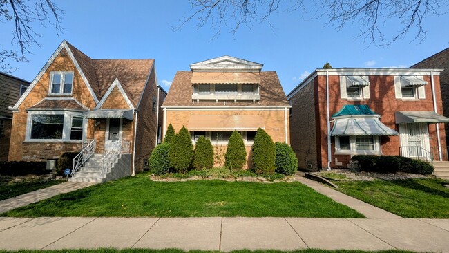 Primary Photo - 4919 N Mason Ave