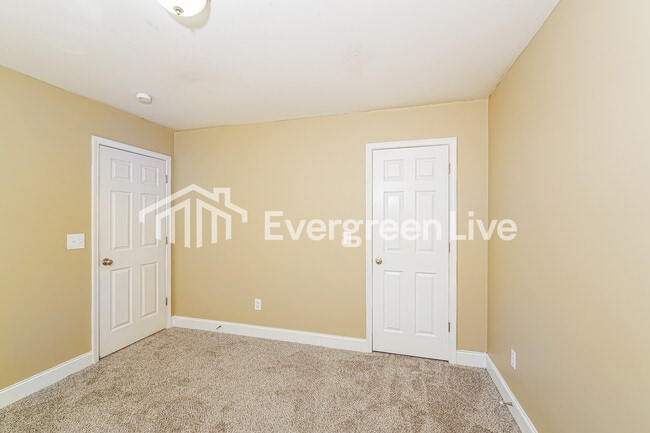 Building Photo - 548 Woodhill Cove Dr