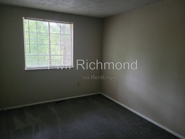 Building Photo - 9623 Greenmeadow Cir