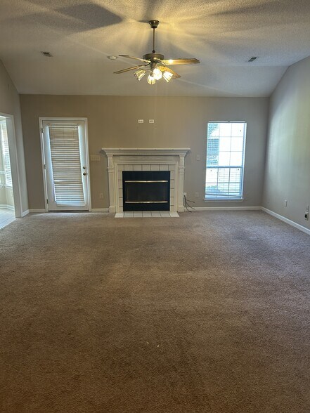 Building Photo - 103 Bell Rosa Ct