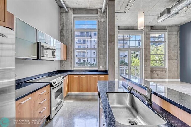 Building Photo - 434 NW 1st Ave
