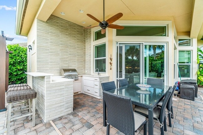 Building Photo - 114 Carmela Ct