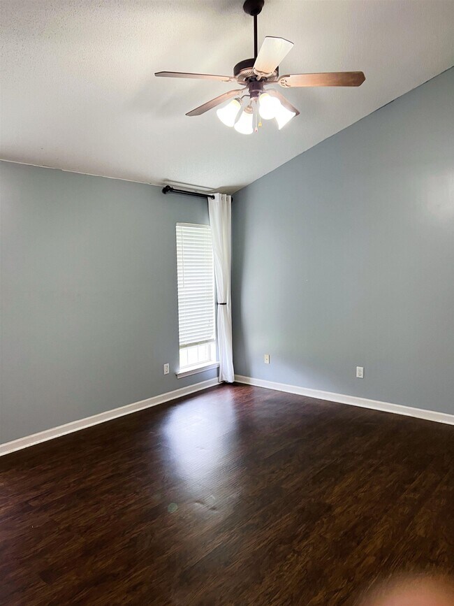 Building Photo - 9837 Oldham Dr
