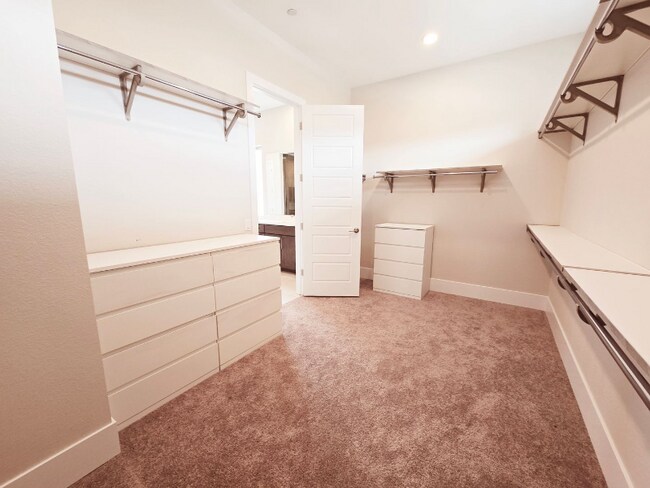 Building Photo - 5103 Slatestone St