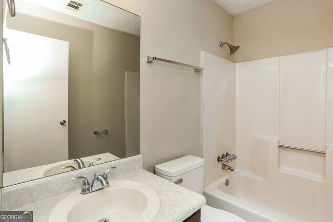 Building Photo - 5531 Mallard Trail