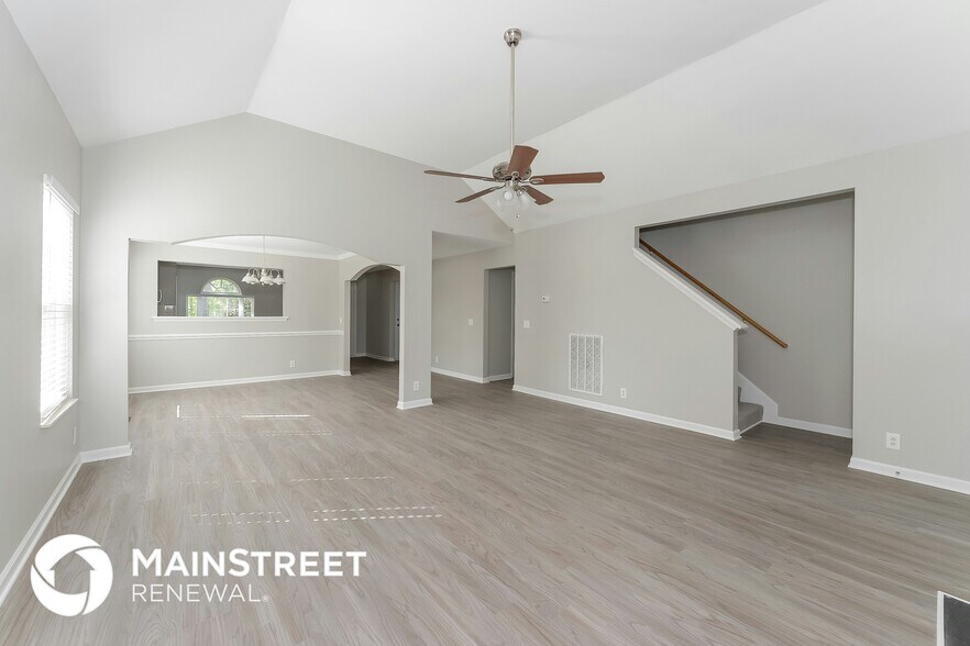Building Photo - 6412 Paddington Way