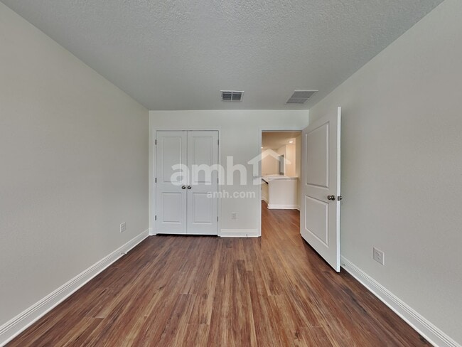 Building Photo - 27265 St Andrews Ave