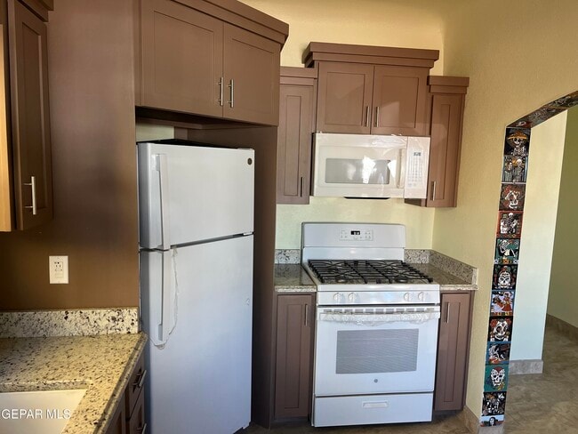 Building Photo - 3614 E Missouri Ave