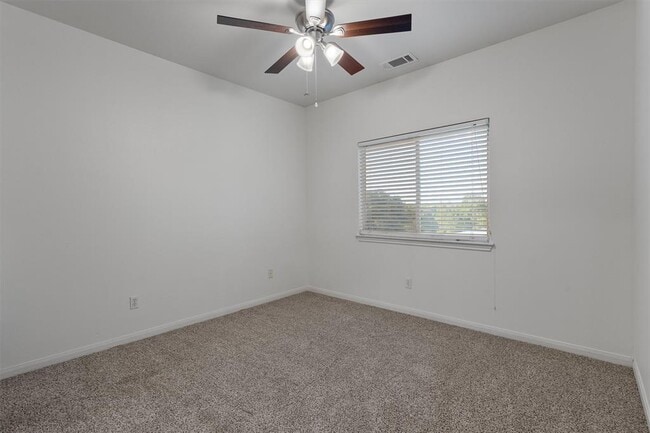 Building Photo - 2913 Whisper Oaks Ln