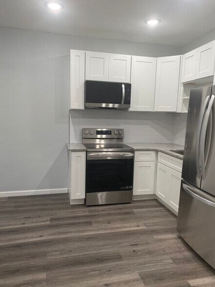 Primary Photo - 6443 N Broad St