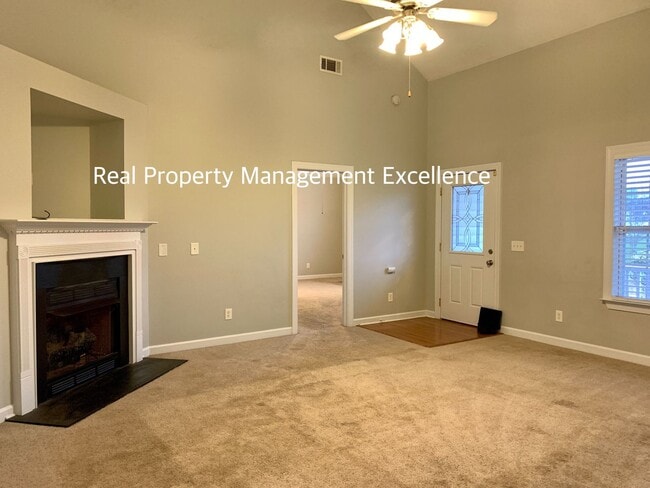 Building Photo - Spacious Corner Lot Ranch in Princeton, Fe...