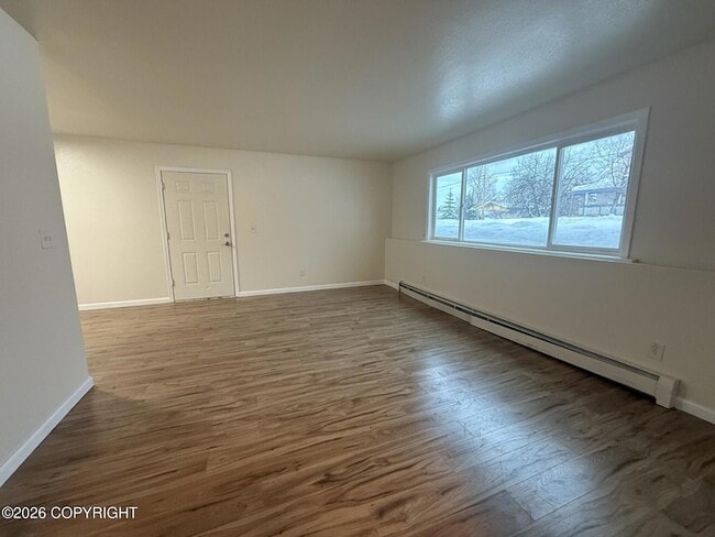 Building Photo - 441 N Flower St