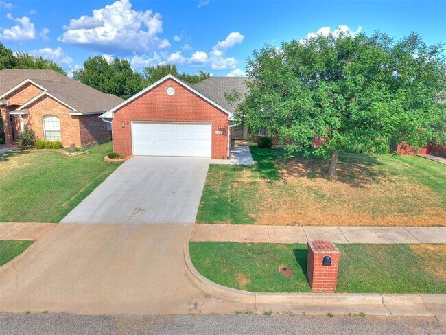 Building Photo - 1305 Melisa Dr