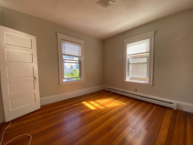 Building Photo - 49 Conwell Ave