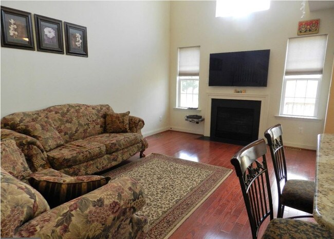 Building Photo - 219 Tall Pines Dr