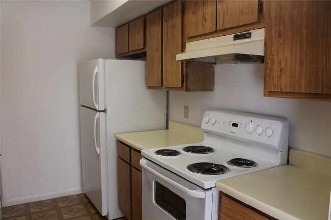 Building Photo - 16111 Aspenglenn Dr