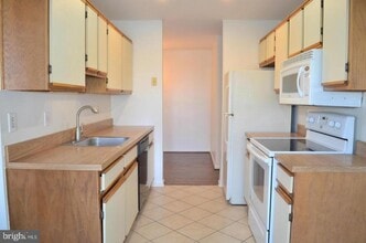 Building Photo - 8383 Buttress Ln