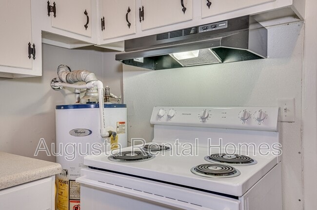 Building Photo - 128 E Hall St