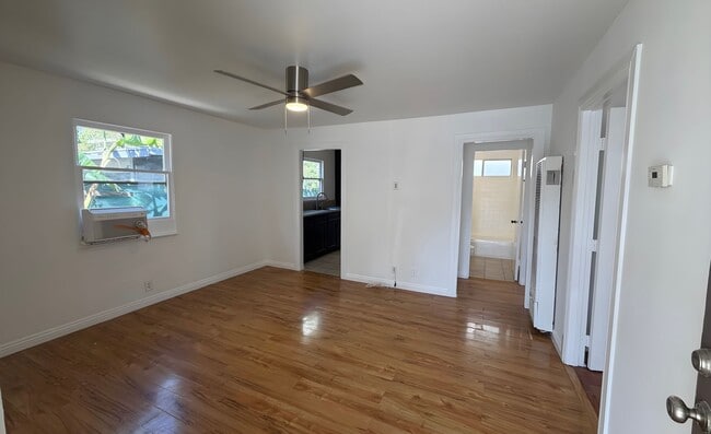 Building Photo - 14841 Sylvan St