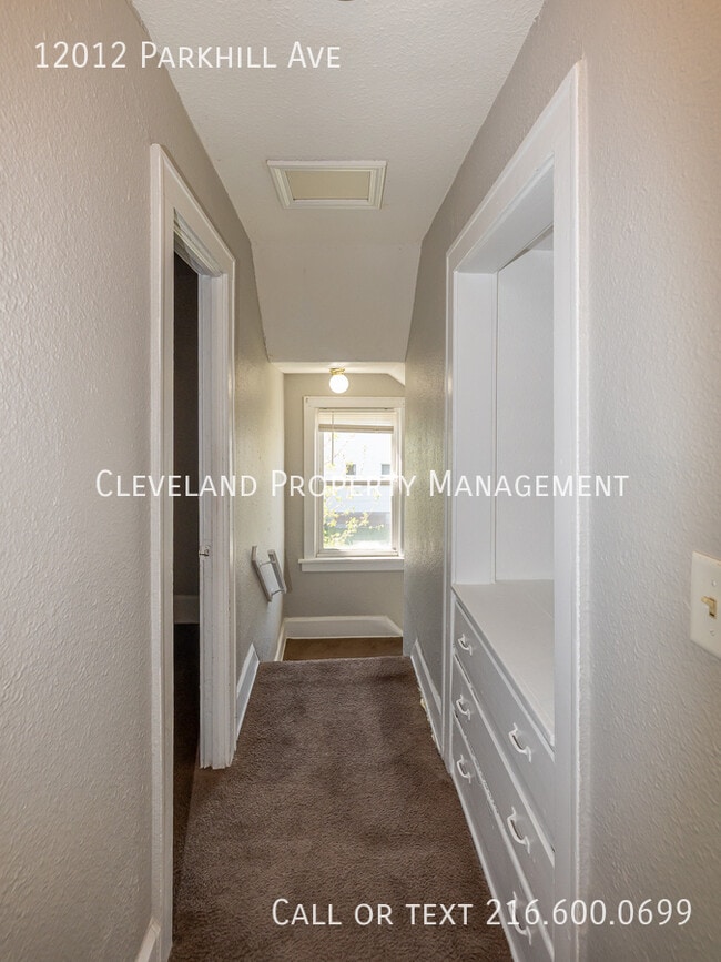 Building Photo - 12012 Parkhill Ave