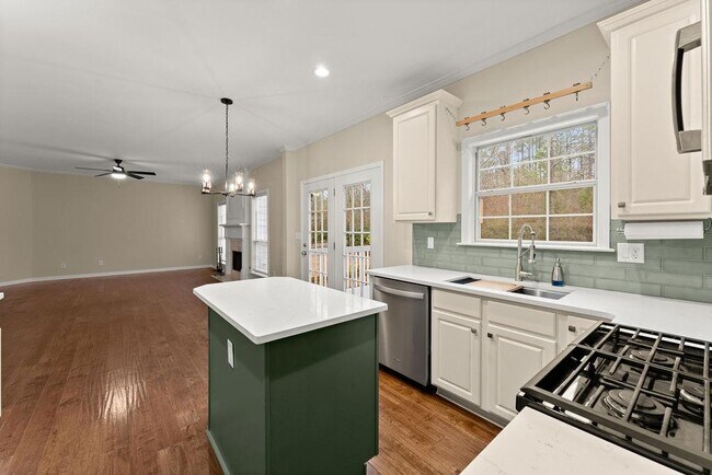 Building Photo - 2309 Wickingham Dr NE