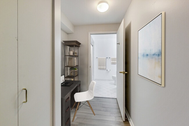 Building Photo - 345 N La Salle Dr