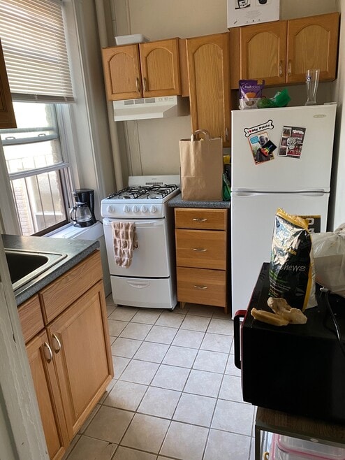 Building Photo - 364 Riverway