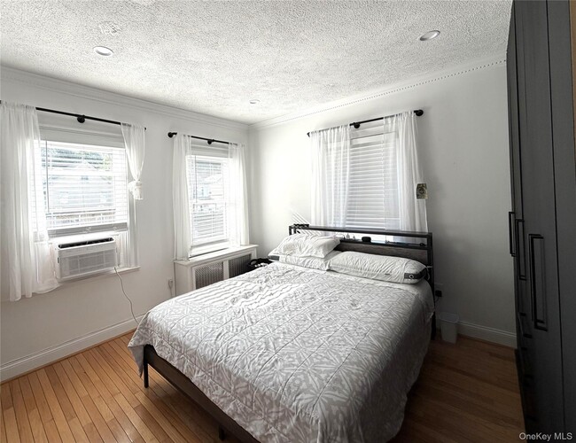 Building Photo - 411 Elm St