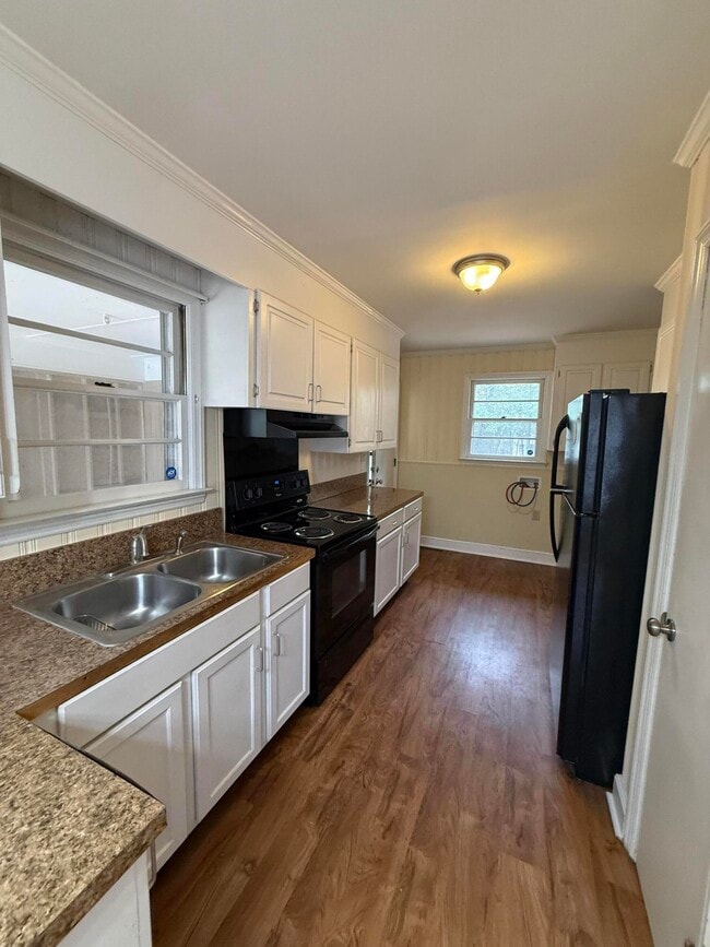 Building Photo - 119 Woodside Rd