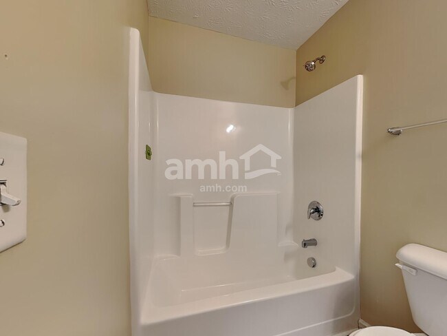 Building Photo - 45 Haverstraw Pl