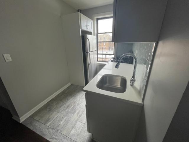 Building Photo - 2 bedroom in Bronx NY 10468