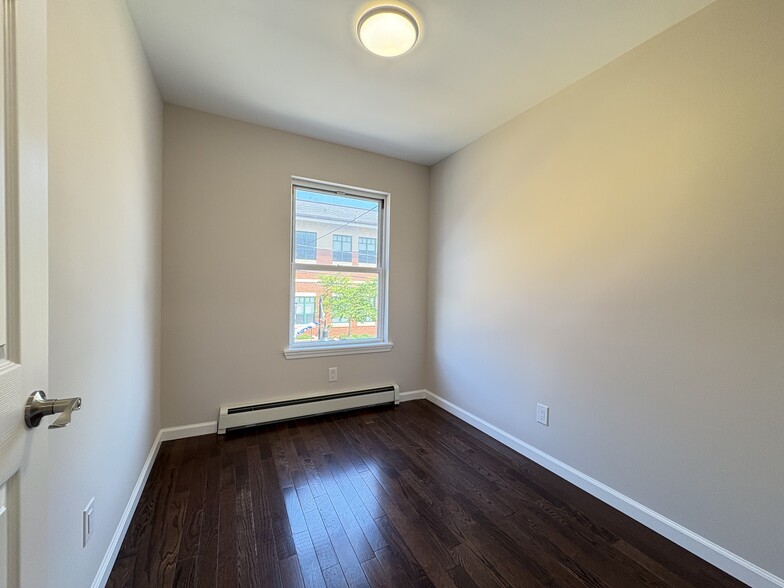 Unit 3 - 1607 Kerrigan Ave