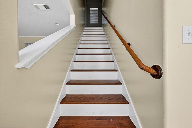 Building Photo - 7407 Hollister Ridge