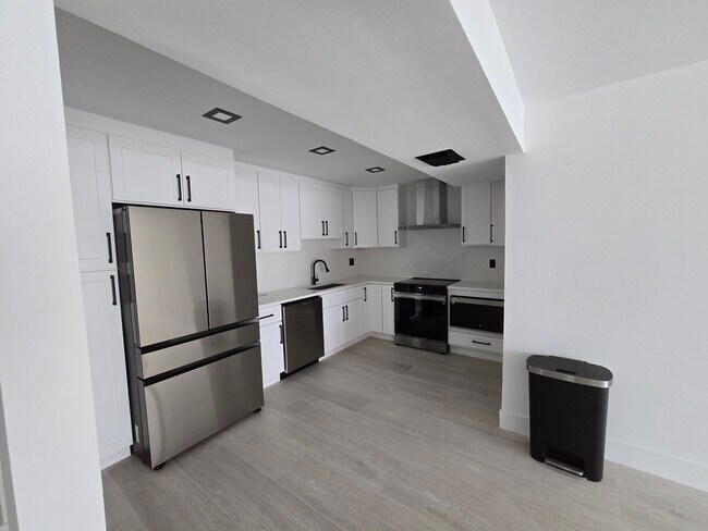 Building Photo - 3010 N Course Dr