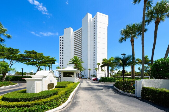 Building Photo - 5200 N Flagler Dr
