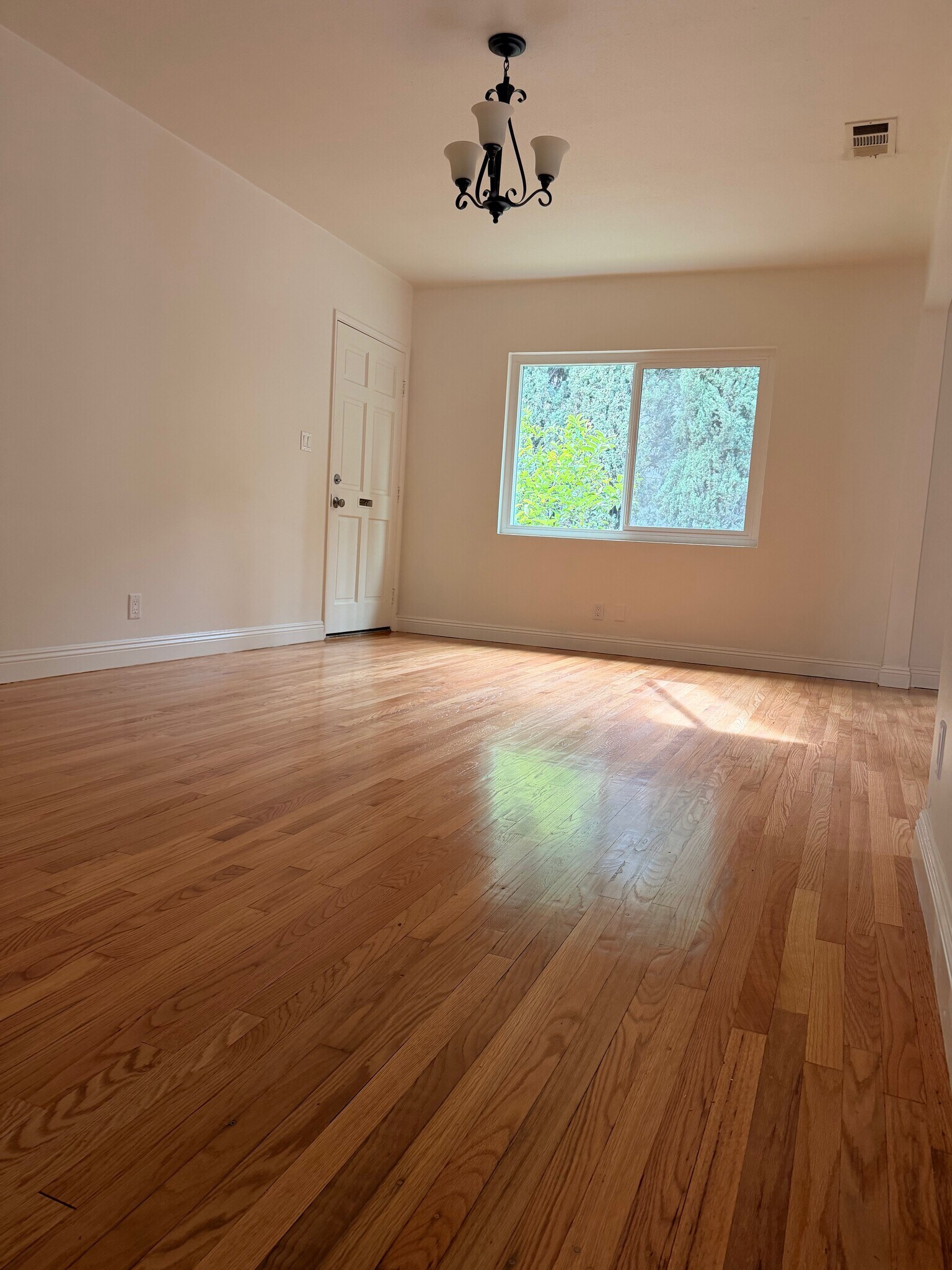 Building Photo - 337 W Lomita Ave