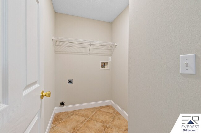 Building Photo - 24 Pittwick Ln