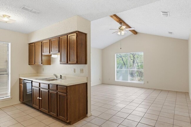 Building Photo - 405 Whitetail Dr