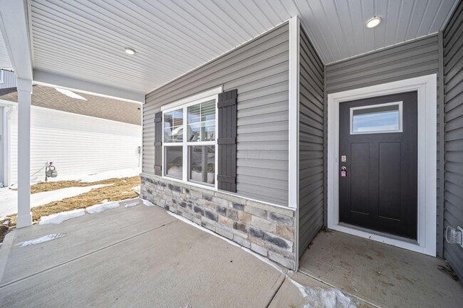 Building Photo - 511 Darliene Dr