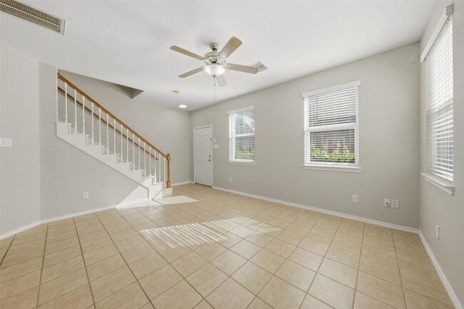 Building Photo - 1929 Kemah Village Dr