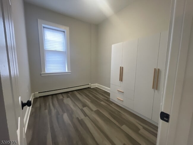 Building Photo - 84 Westervelt Pl