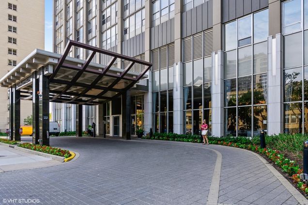 Building Photo - 655 W Irving Park Rd