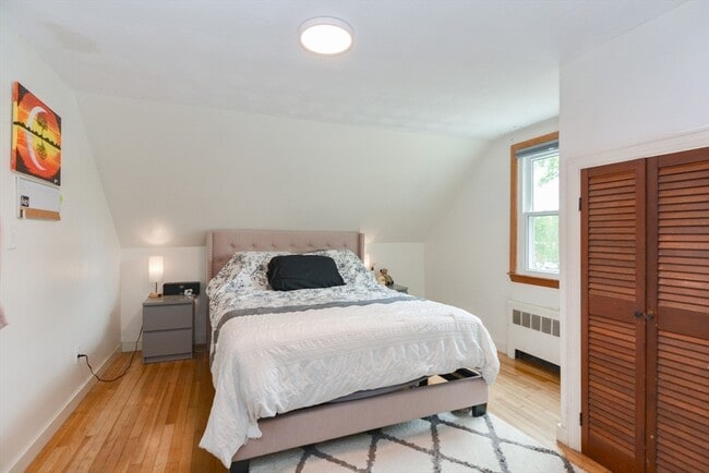 Building Photo - 8 Roberts Rd