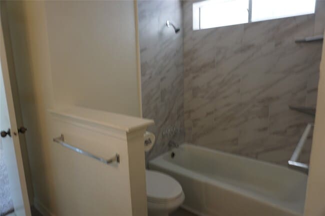 Building Photo - 1913 Normal Park Dr