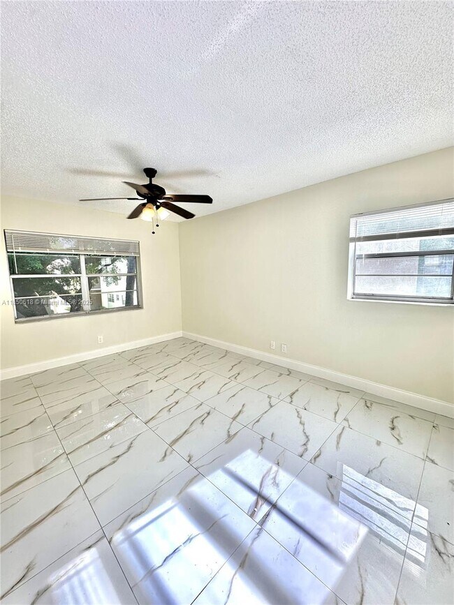 Building Photo - 4141 NW 90th Ave
