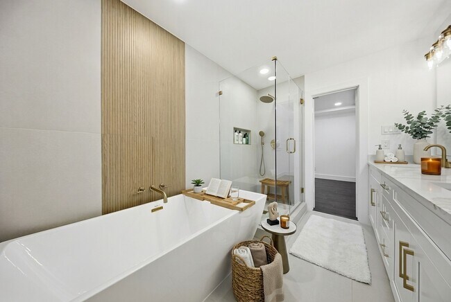 Building Photo - 2410 Del Norte St