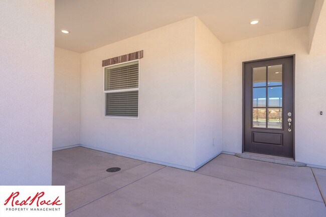Building Photo - Brand New Stand Alone Home In Desert Color