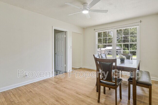 Building Photo - 305 Chaseville St