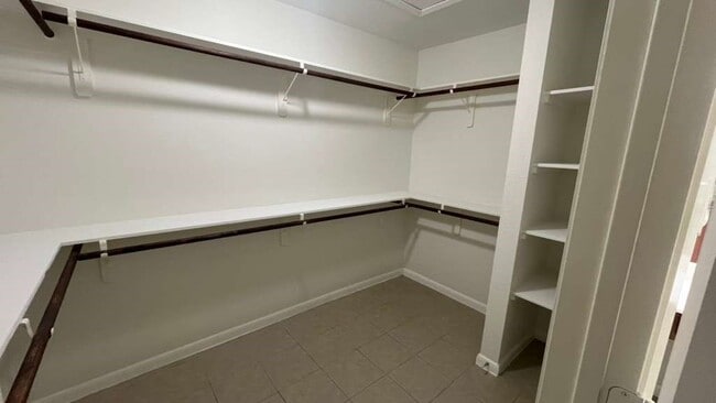 Building Photo - 10555 Turtlewood Ct